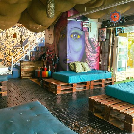Oceanic Hostel บัลเนอาริโอ กังโบริว ภายนอก รูปภาพ